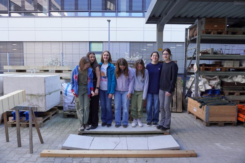 2025-Girlsday-FH-6 Schülerinnen besuchen das Techikum für Hydraulik und Stadthydrologie am Fachbereich Energie·Gebäude·Umwelt